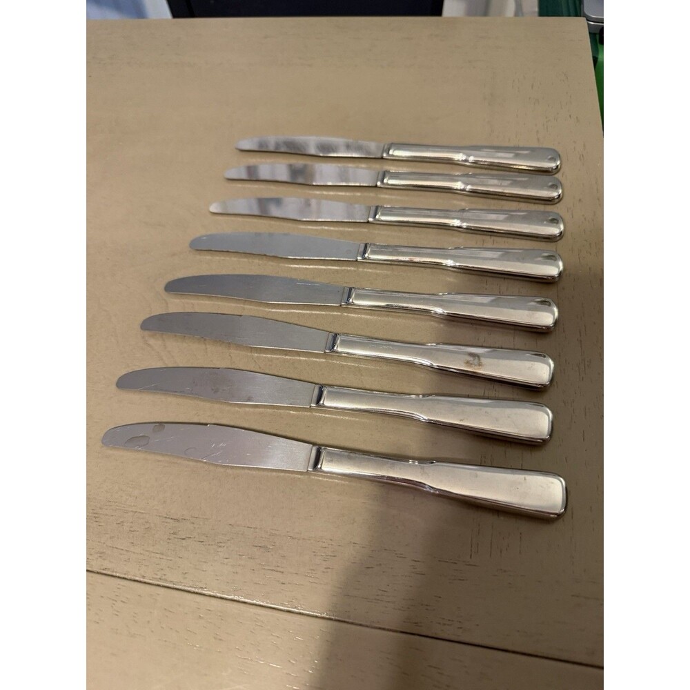 Oneida Set of 8 Vintage Stainless Knives